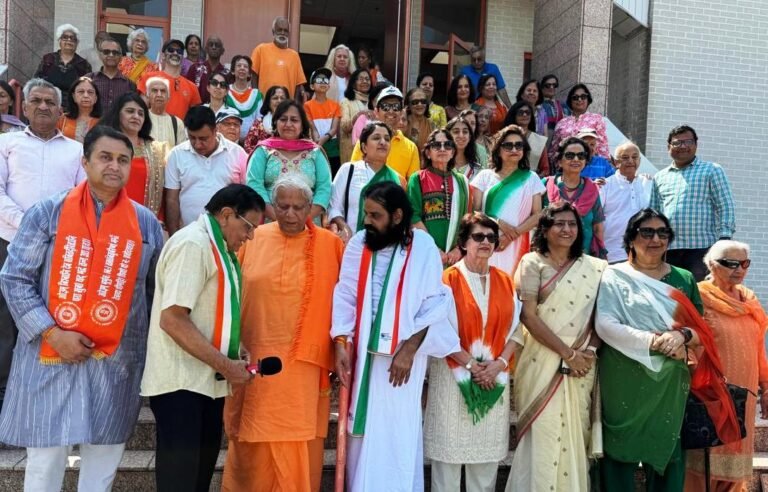 योगीराज ओमप्रकाश महाराज जी ने गायत्री महायज्ञ व स्वतंत्रता दिवस पर ध्वजारोहण कार्यक्रम का आयोजन किया