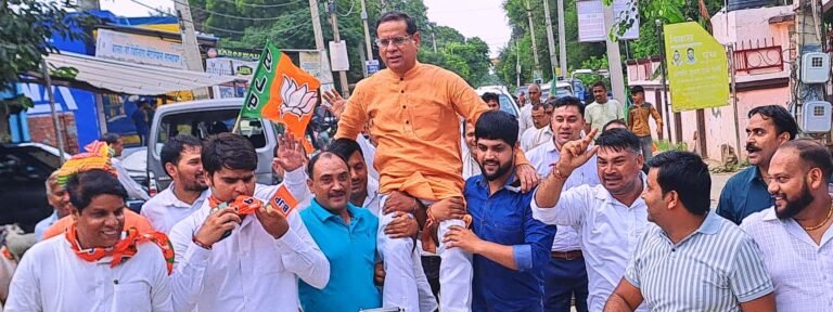 गांव कौराली में सरदारी ने विधायक राजेश नागर को किया सम्मानित