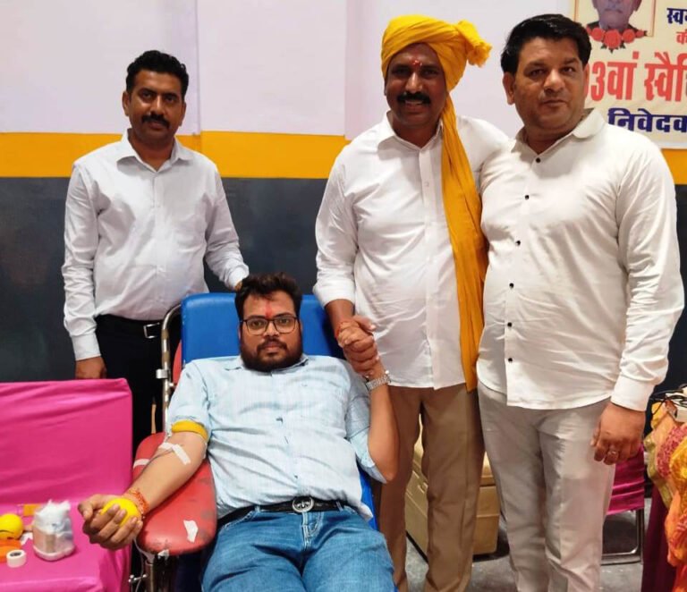 नवप्रयास सेवा संगठन के 93वें शिविर में 45 ने किया रक्तदान