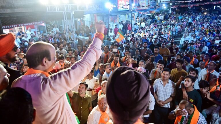 बडखल क्षेत्र के सर्वांगीण विकास के लिए धनेश अदलक्खा को जिताएं : दीप मनी