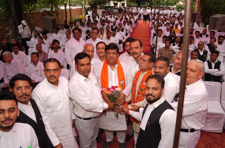 बार एसोसिएशन ने भाजपा प्रत्याशियों विपुल गोयल एवं राजेश नागर को पूर्ण समर्थन दिया