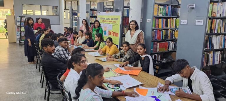 अंतर्राष्ट्रीय लोकतंत्र दिवस पर स्लोगन व पोस्टर मेकिंग प्रतियोगिता