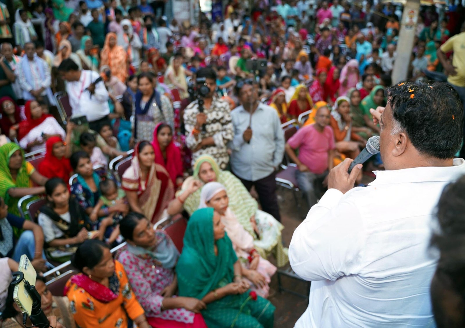 कांग्रेस प्रत्याशी लखन सिंगला लोगों से बोले, अबकि बार खत्म कर दो मेरे तीस साल का बनवास