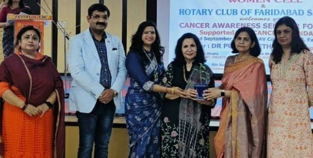 शताब्दी महाविद्यालय परिसर में कैंसर जागरुकता कार्यक्रम