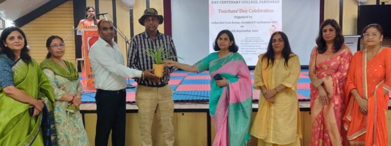 शिक्षक दिवस पर शताब्दी महाविद्यालय में शिक्षक हुए सम्मानित