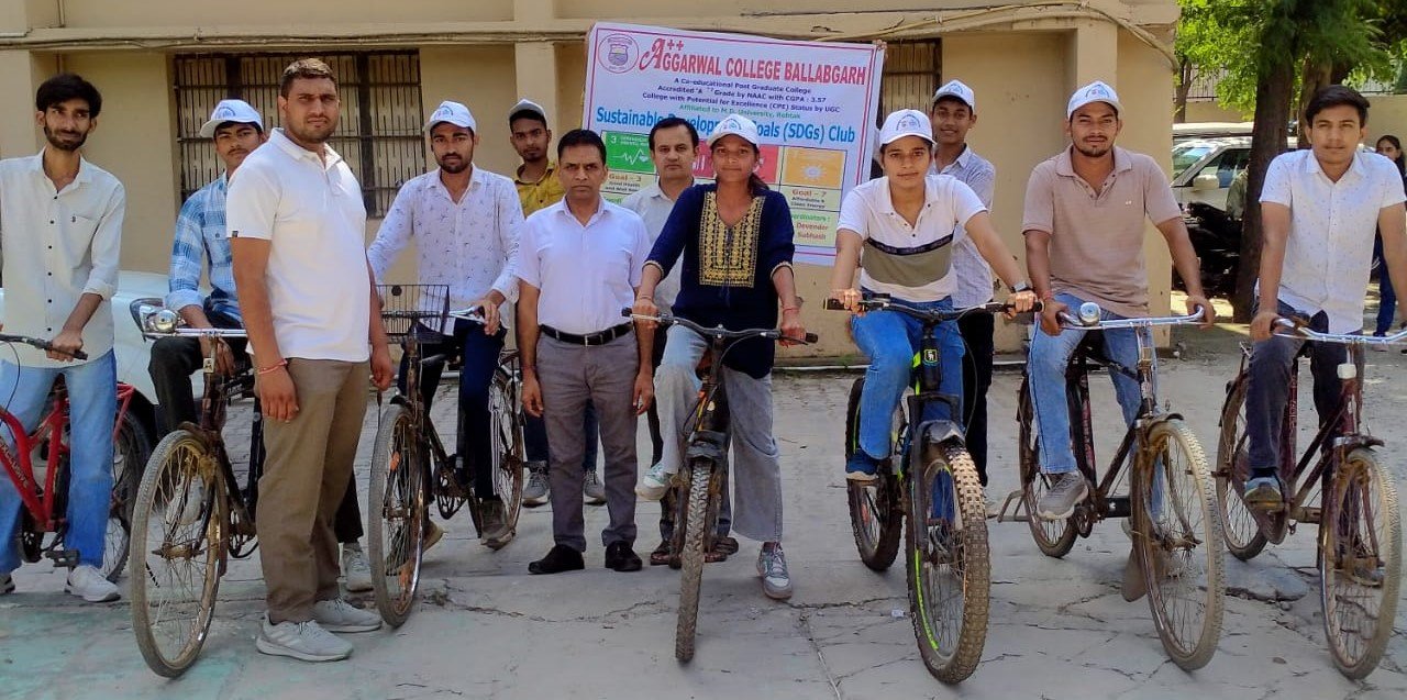 अग्रवाल महाविद्यालय बल्लभगढ़ में स्लो साइकिलिंग प्रतियोगिता का आयोजन किया गया