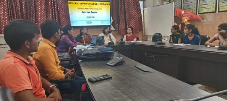 शताब्दी महाविद्यालय की प्राचार्या डॉ. अर्चना भाटिया ने शुरू की ‘सशक्त कदम छात्रवृत्ति’ योजना