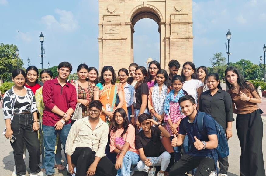 शताब्दी महाविद्यालय पत्रकारिता विभाग के छात्रों का शैक्षणिक भ्रमण