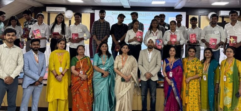 दिल्ली-एनसीआर स्तरीय ‘कॉमक्वेस्ट 2024’ वाणिज्य प्रश्नोत्तरी प्रतियोगिता