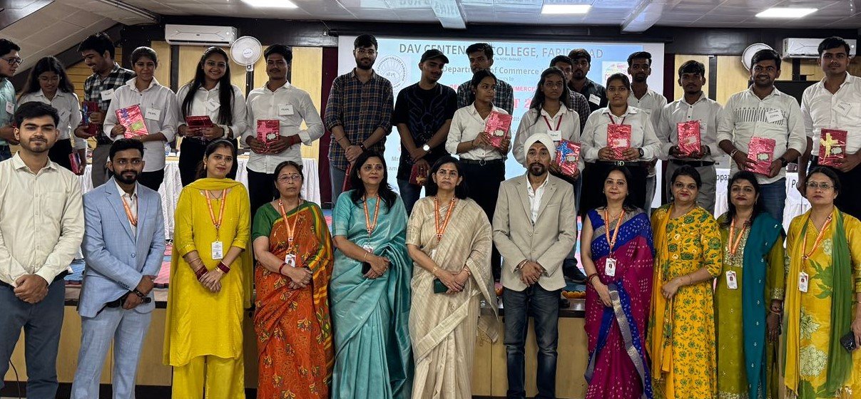 दिल्ली-एनसीआर स्तरीय ‘कॉमक्वेस्ट 2024’ वाणिज्य प्रश्नोत्तरी प्रतियोगिता