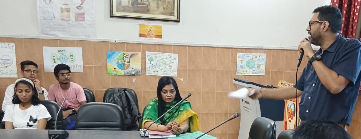 शताब्दी महाविद्यालय में करियर काउंसलिंग सत्र का आयोजन