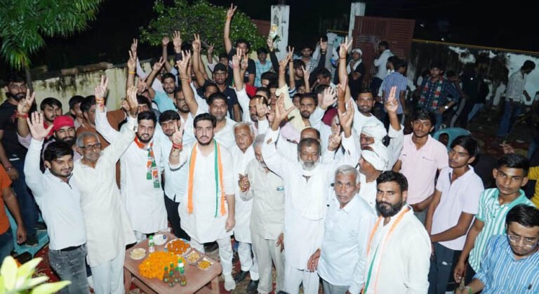 तिगांव में कांग्रेस प्रत्याशी रोहित नागर के चुनावी अभियान में जुट रही भारी भीड़