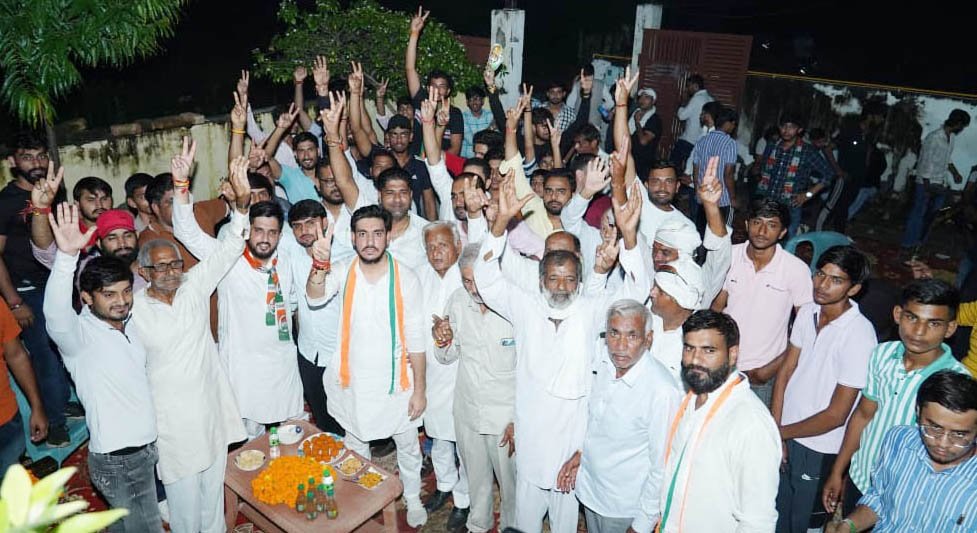 तिगांव में कांग्रेस प्रत्याशी रोहित नागर के चुनावी अभियान में जुट रही भारी भीड़