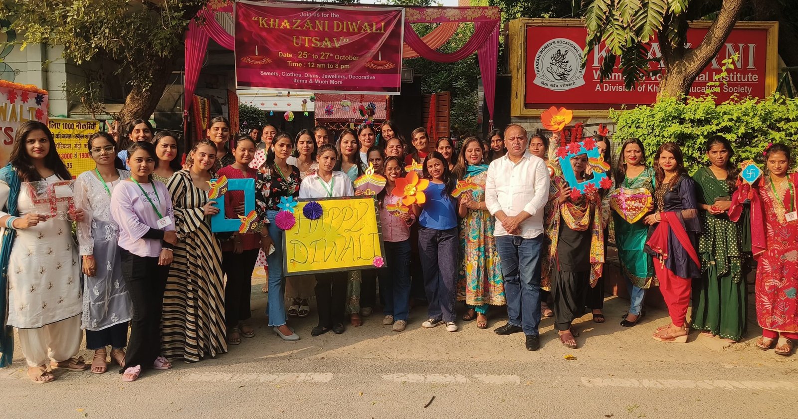 खजानी वूमैनस वोकेशनल इंस्टिट्यूट में तीन दिवसीय दिपावली उत्सव का समापन