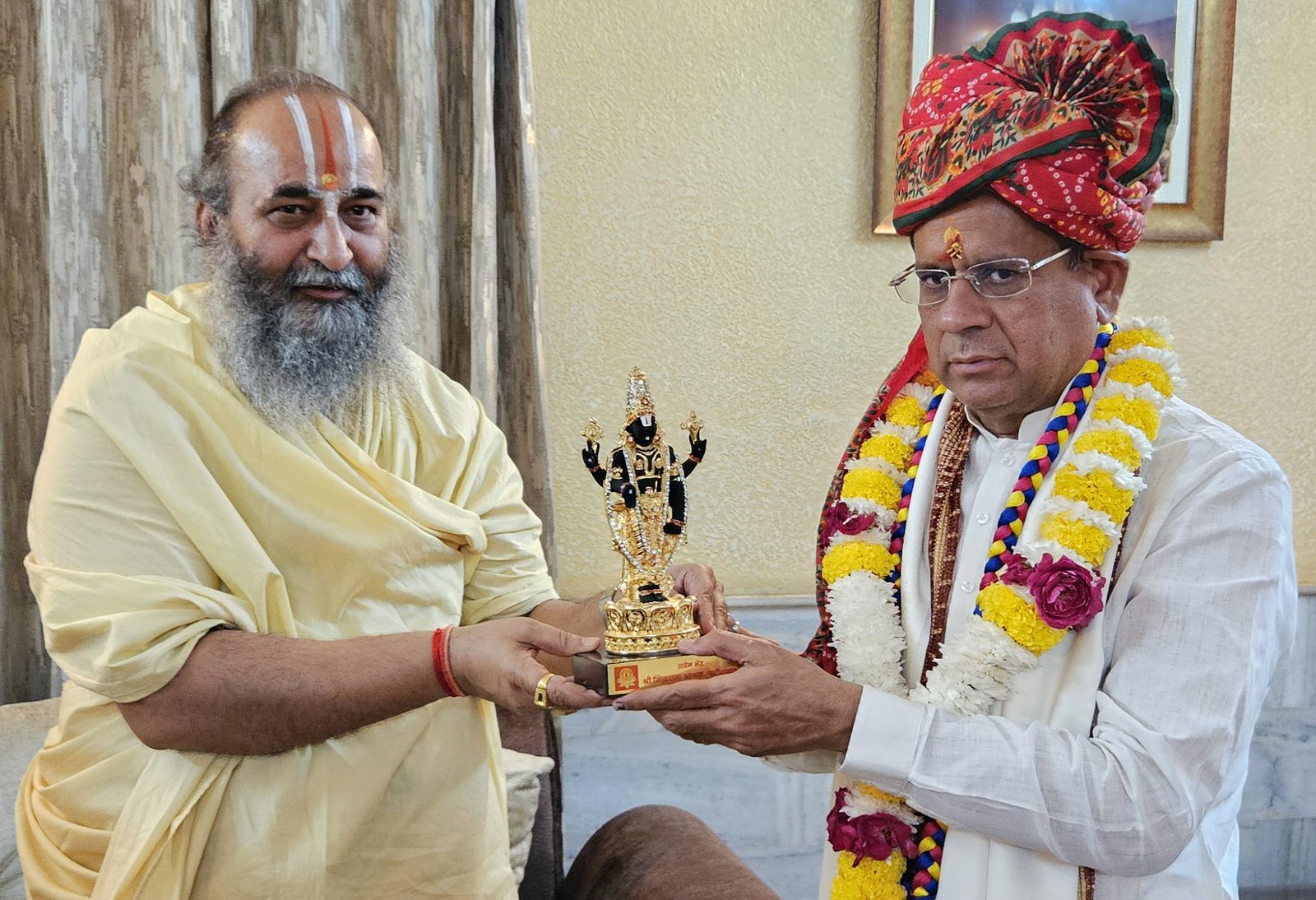 राज्य मंत्री बनने के बाद श्री सिद्धदाता आश्रम पहुंचे राजेश नागर ने गुरु महाराज से लिया आशीर्वाद