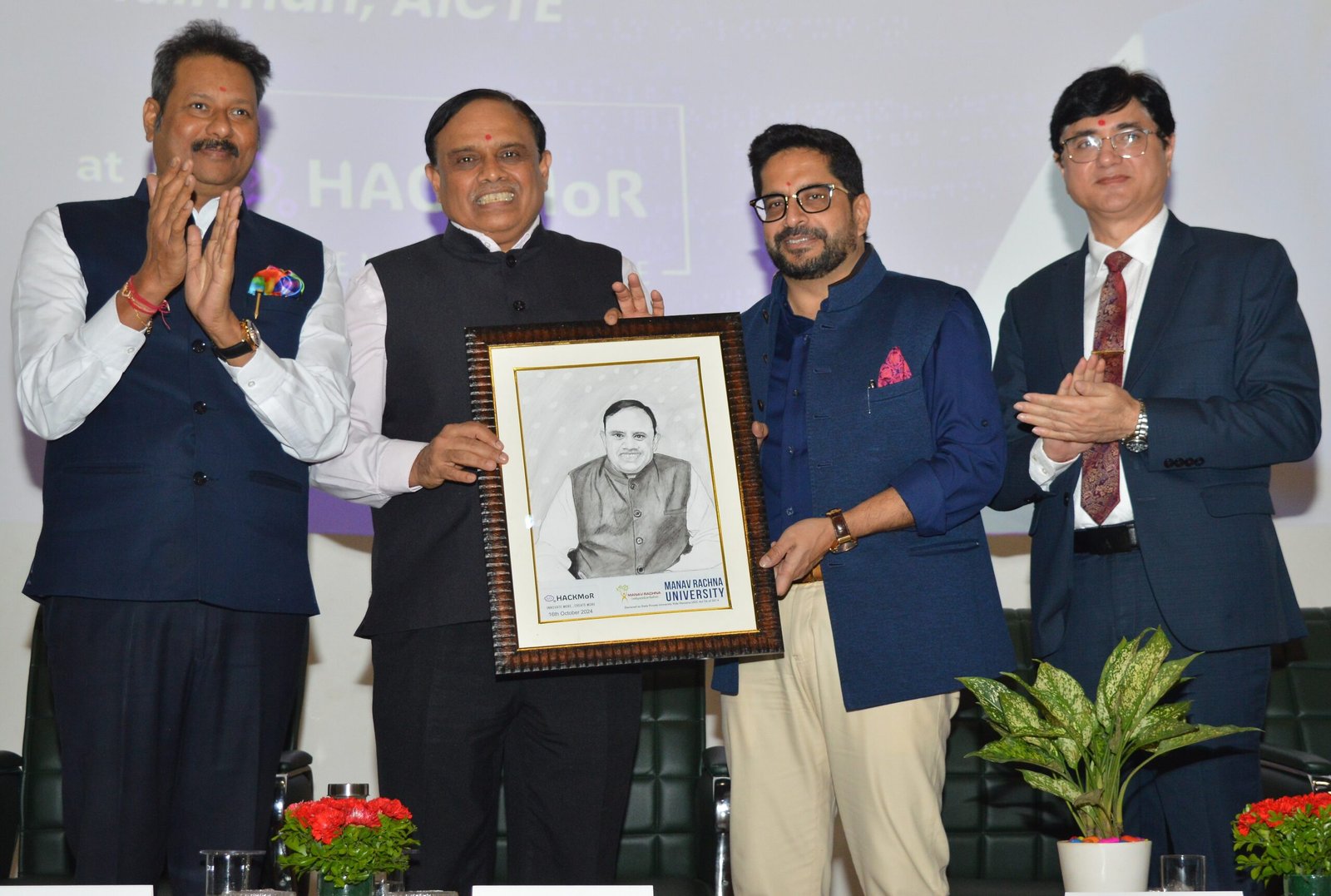 मानव रचना विश्वविद्यालय में आयोजित HACKMoR 2024, नवाचार और शिक्षा  के लिए राष्ट्रीय स्तर के हैकथॉन में  200 से अधिक प्रतिभागियों ने भाग लिया  