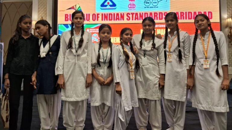 विश्व मानक दिवस  पर जेआरसी सराय ख्वाजा की सराहनीय प्रस्तुति