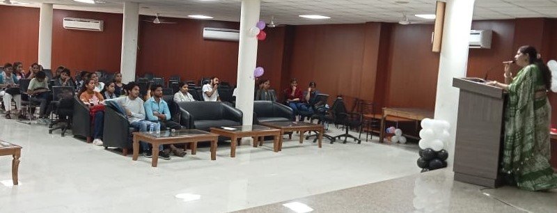 अग्रवाल कॉलेज बल्लबगढ़ में “शोधपद्धति के विविध आयाम” विषय पर कार्यशाला का आयोजन किया गया