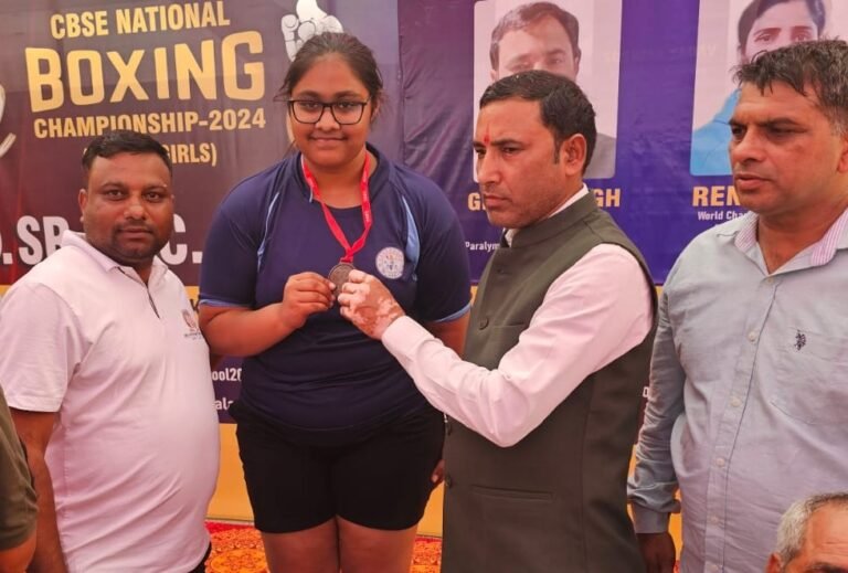 एसआरएस इंटरनेशनल स्कूल की अनीका ने मुक्केबाज़ी में फिर किया कमाल