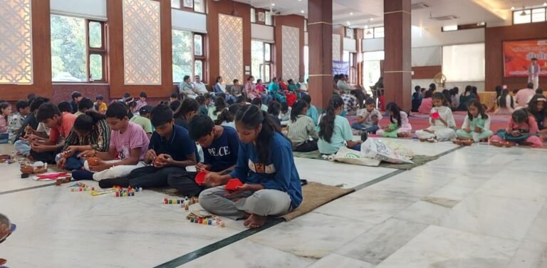 संस्कार भारती फरीदाबाद इकाई द्वारा गीता मंदिर सेक्टर-15 में दीपोत्सव कार्यक्रम का आयोजन