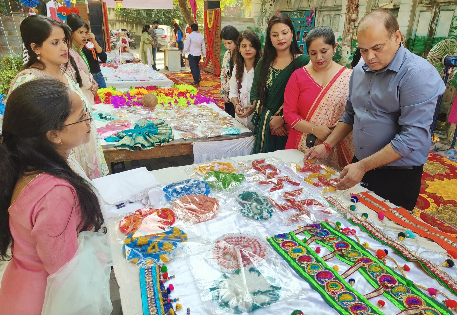 खजानी वूमैनस वोकेशनल इंस्टिट्यूट में तीन दिवसीय दिपावली उत्सव का शुभारंभ