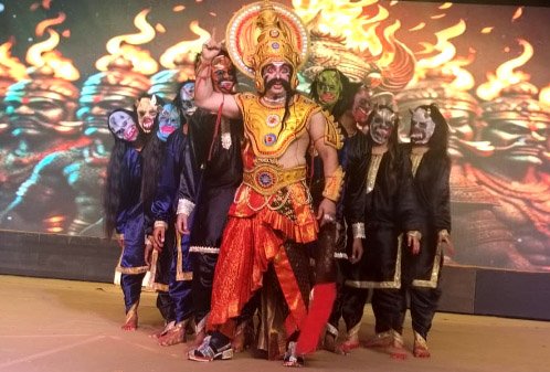 नव श्री  केशव रामलीला कमेटी रोहिणी के तीसरे दिन ‘‘सीता स्वंयवर व लक्ष्मण परशुराम संवाद’’ ने लोगों का मन मोहा