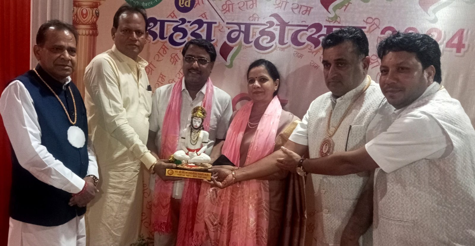 नव श्री केशव रामलीला कमेटी रोहिणी , रामलीला के 5वें दिन भरत मिलाप का दृश्य देखकर भावुक हुए दर्शक, लगाए जय श्रीराम के जयकारे