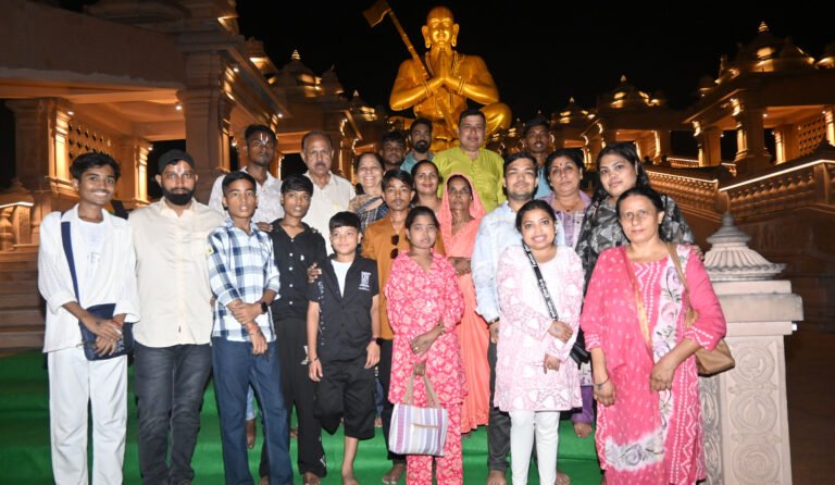 थेलासीमिया ग्रस्त बच्चो व उनके अभिभावकों को हैदराबाद व नांदेड की यात्रा  हवाई जहाज द्वारा करवाई गयी