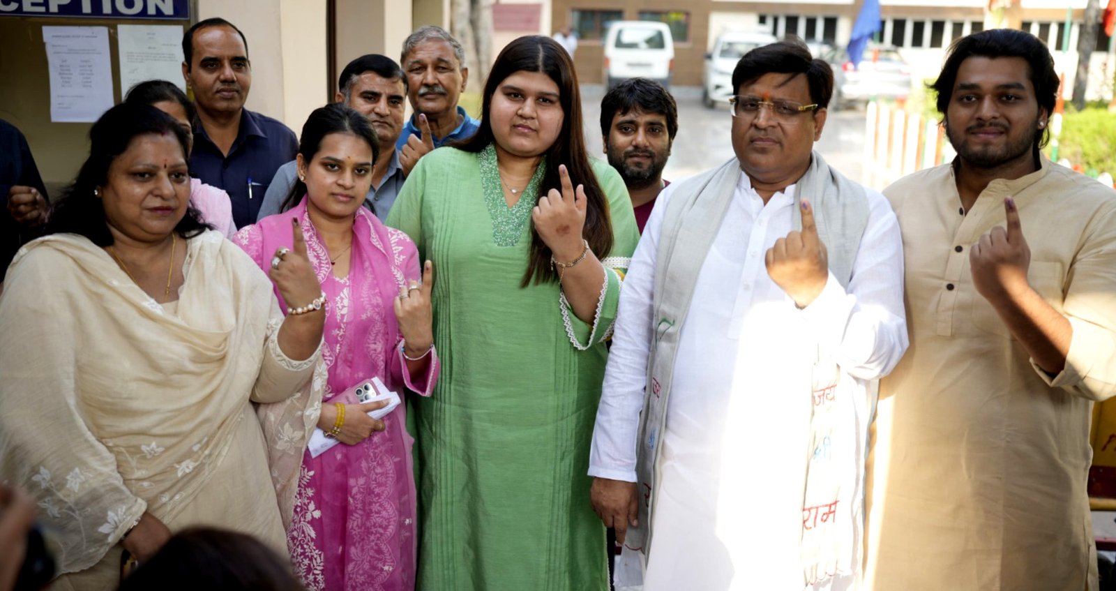 विपुल गोयल ने परिवार सहित किया मतदान,  जनता से करी  मतदान की अपील