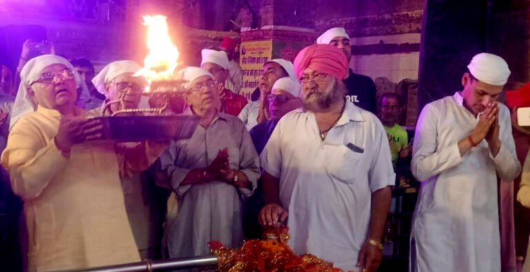चौथे नवरात्रि पर मां वैष्णो देवी मंदिर में हुई माता कुष्मांडा की भव्य पूजा