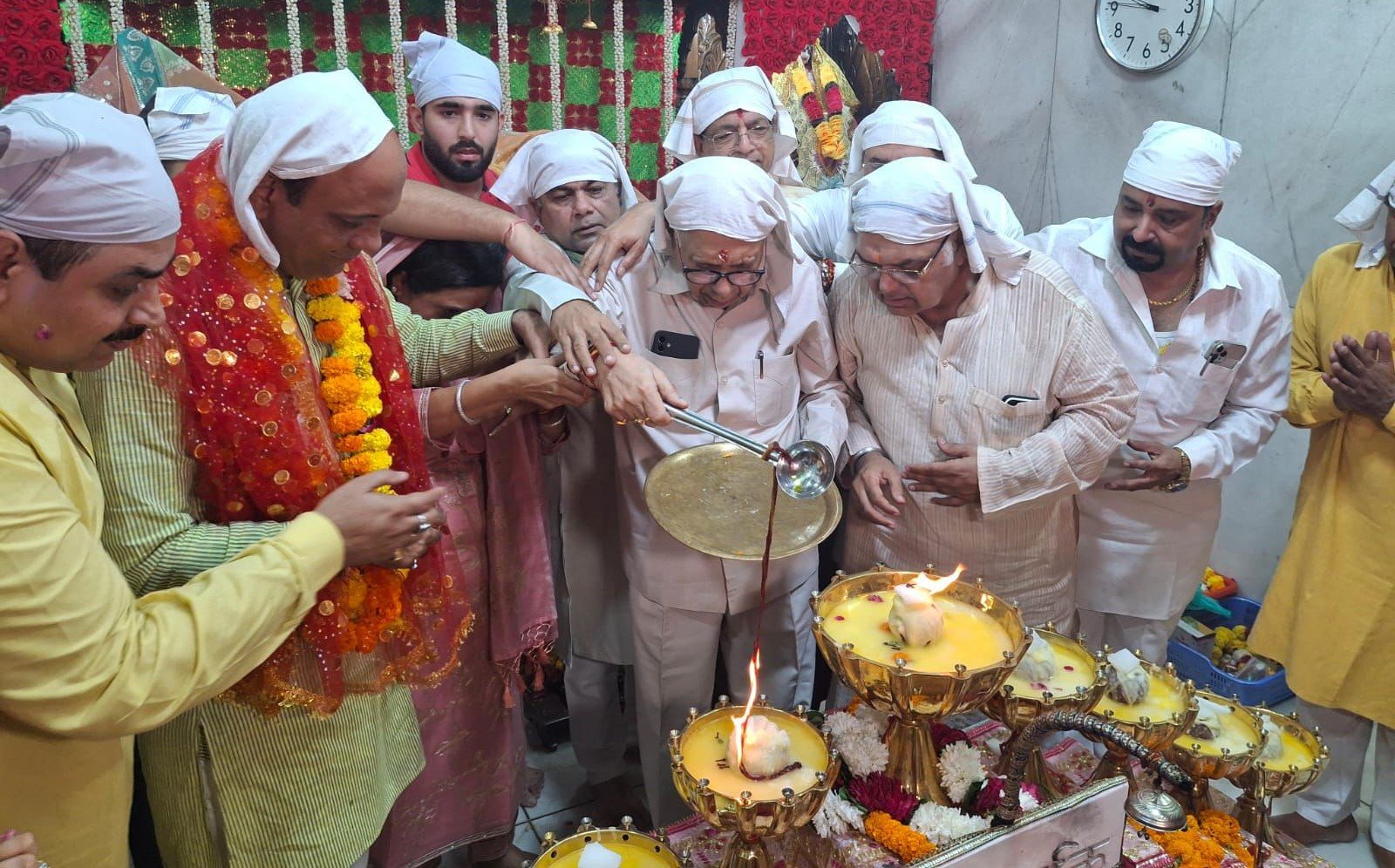 माता वैष्णो देवी मंदिर में नवरात्रों की धूम, BJP उम्मीदवार धनेश अदलखा ने लिया मां शैलपुत्री का आशीर्वाद