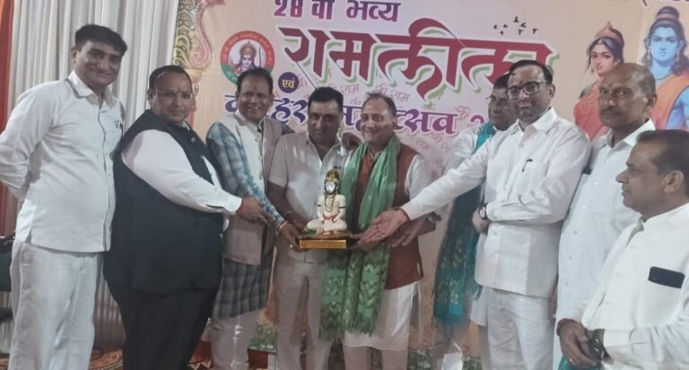 रामलीला के तीसरे दिन ‘‘सीता स्वंयवर व लक्ष्मण परशुराम संवाद’’ ने लोगों का मनमोहा