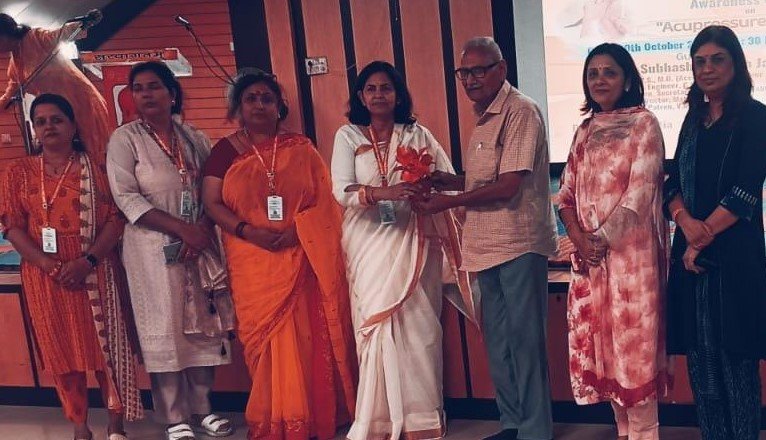 डीएवी सेंटेनरी कॉलेज में ‘एक्यूप्रेशर थेरेपी’ पर जागरूकता शिविर