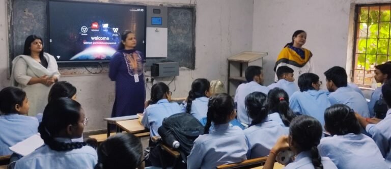 शताब्दी महाविद्यालय द्वारा गवर्नमेंट मॉडल संस्कृत सीनियर सेकेंडरी स्कूल में आउटरीच प्रोग्राम