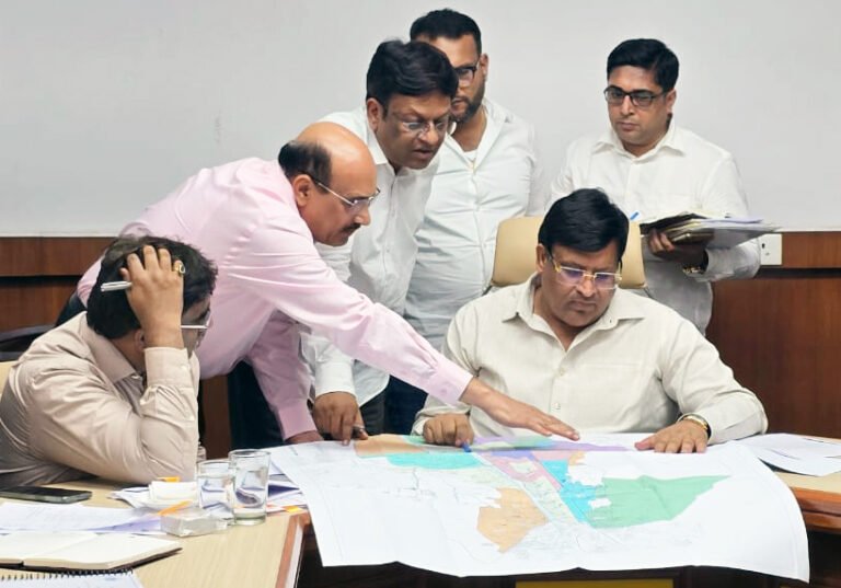 काम में कोताही न बरतें अधिकारी, विकास कार्य तय समय पर पूरे हों यही हमारी प्राथमिकता : विपुल गोयल