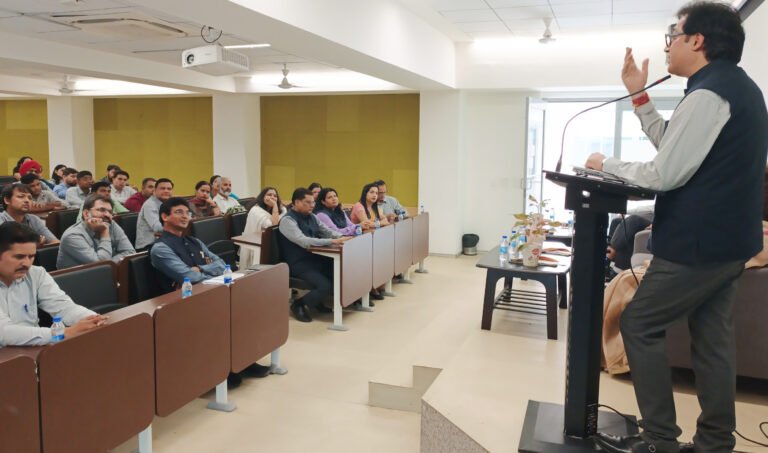 श्री विश्वकर्मा कौशल विश्वविद्यालय की अनूठी पहल, इंडस्ट्री की प्रॉब्लम को बनाया जाएगा रिसर्च टॉपिक