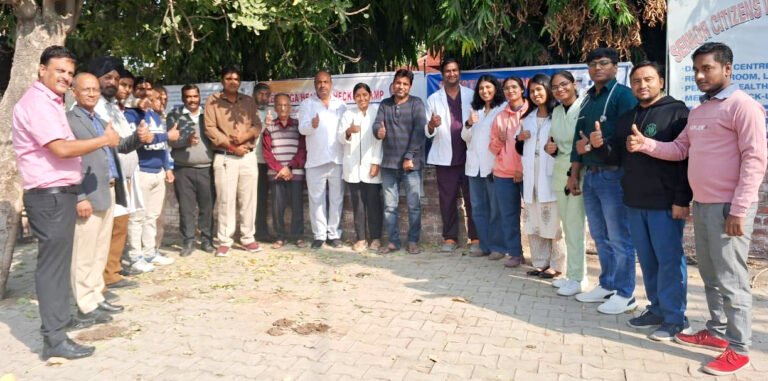सेक्टर 9 स्थित कम्युनिटी सेंटर में निशुल्क हेल्थ चेकअप कैंप में 275 लोगों ने  स्वास्थ्य  जांच करवाई