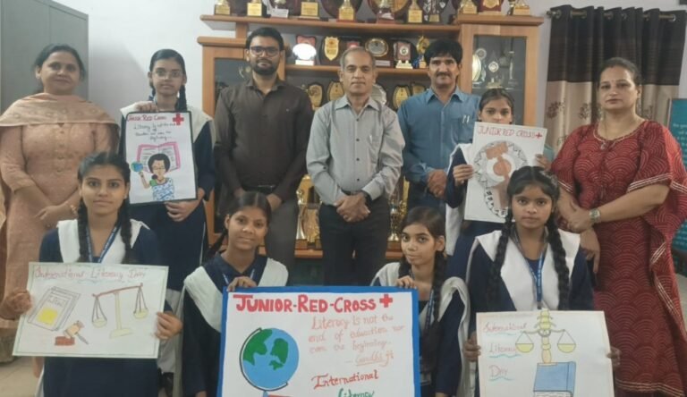 त्वरित न्याय के लिए विधिक सेवाओं का लाभ  उठाएं, सराय ख्वाजा जेआरसी का जागरूकता कार्यक्रम 