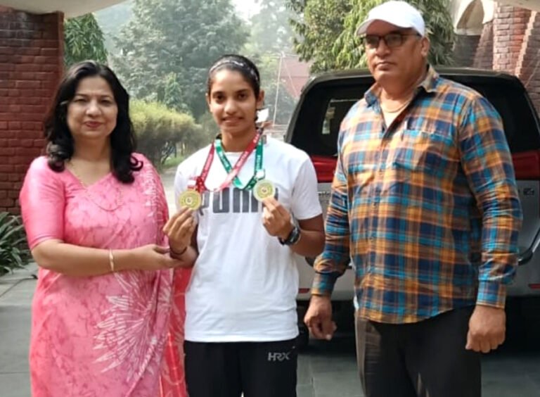 राजकीय महिला महाविद्यालय  की करूणा ने सबसे तेज सौ मीटर दौड़ में जीता गोल्ड