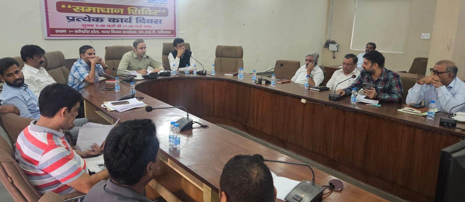 समाधान शिविर लगाकर नगर निगम के जॉइंट कमिश्नर गौरव अंतिल ने सुनी नागरिकों की समस्याएं