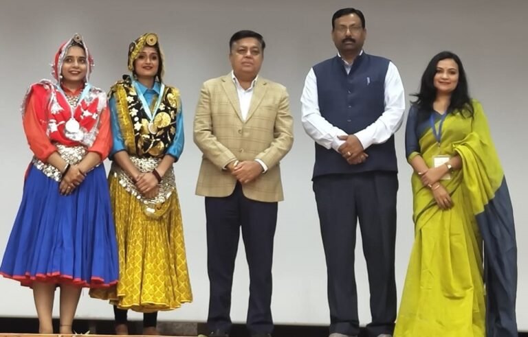 राष्ट्रीय एकता शिविर में डॉ. प्रियंका सहरावत को रजत पदक से सम्मानित किया गया