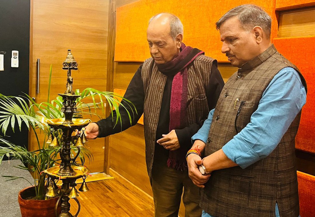 संस्कार भारती की मासिक गोष्ठी में संगीत नाटक अकादमी पुरस्कार से सम्मानित लोकेन्द्र त्रिवेदी का विशेष व्याख्यान