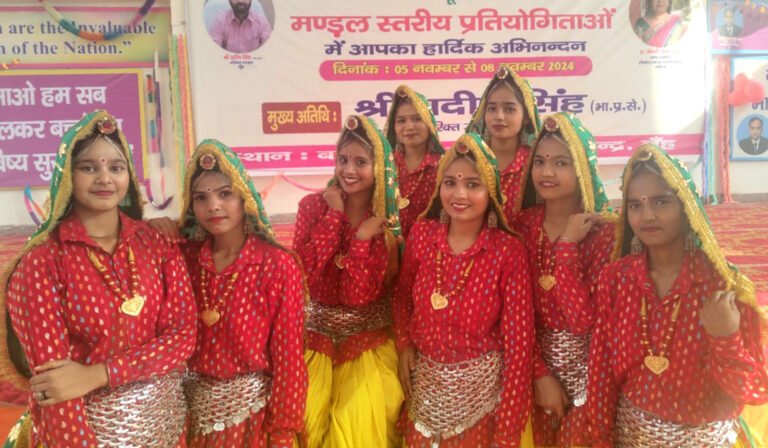 मंडल स्तरीय बाल दिवस प्रतियोगिता के दौरान सामूहिक नृत्य में  सराय ख्वाजा प्रथम