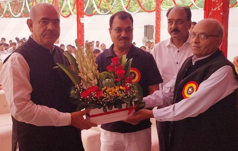 यूथ फेस्टिवल के दूसरे दिन मुख्यातिथि पूर्व कैबिनेट मंत्री और बल्लबगढ़ से विधायक पंo मूलचंद शर्मा हुआ स्वागत