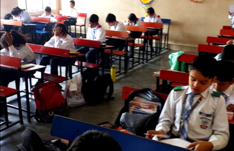 रोड़ सेफ्टी क्विज कम्पीटीशन के प्रथम चरण में ढाई लाख से अधिक छात्रों ने प्रतियोगिता में लिया भाग