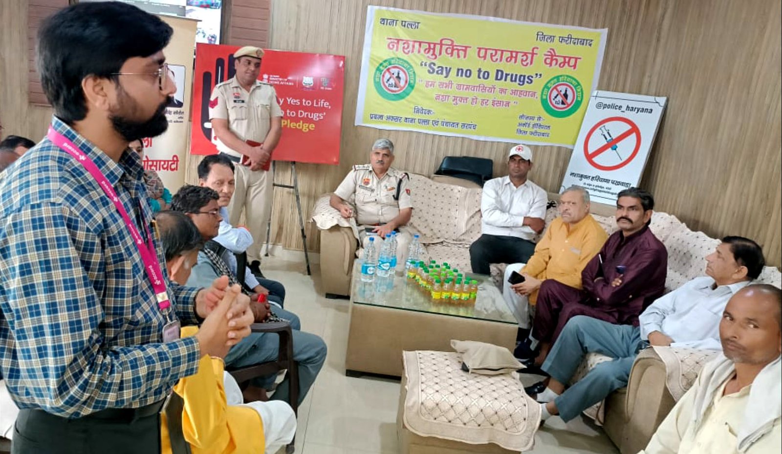 थाना पल्ला व सेक्टर-31 की टीम ने डॉक्टरों के सहयोग से नशा दुष्परिणामों से जागरुक करने के लिए चलाया अभियान