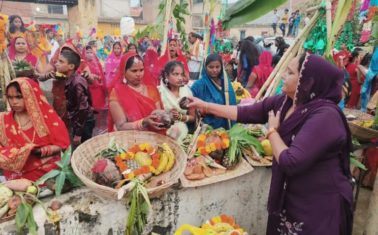 भूपानी एक्सटेंशन में पूर्वांचल समाज के लोगों ने धूमधाम से मनाया गया छठ पर्व, प्रसिद्व लोकगायिका शारदा सिन्हा को श्रृद्वांजलि भी दी