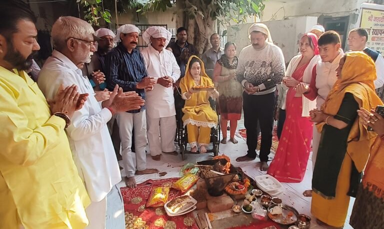 श्री महावीर मंदिर सेवा समिति ट्रस्ट ने मंदिर के स्थापना दिवस पर हवन- यज्ञ एवं प्रसाद वितरण का आयोजन किया