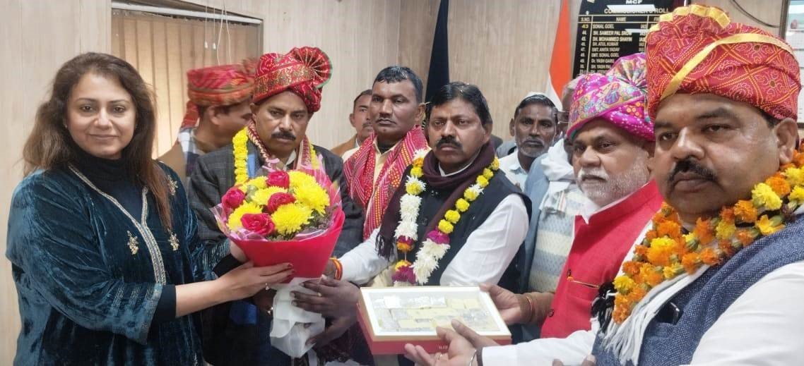 नगर निगम सफाई कर्मचारी यूनियन के नवनिर्वाचित प्रधान बलवीर सिंह बालगुहेर ने निगमायुक्त से मुलाकात की