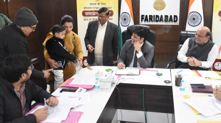 निगम चुनाव के मद्देनजर लघु सचिवालय सभागार में ड्रा ऑफ लॉट से बीसी-बी वर्ग के पुरुष व महिला एवं सामान्य वर्ग की महिला के लिए वार्डों का आरक्षण किया गया